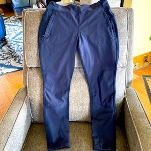 Athleta Hybrid Cargo Tight